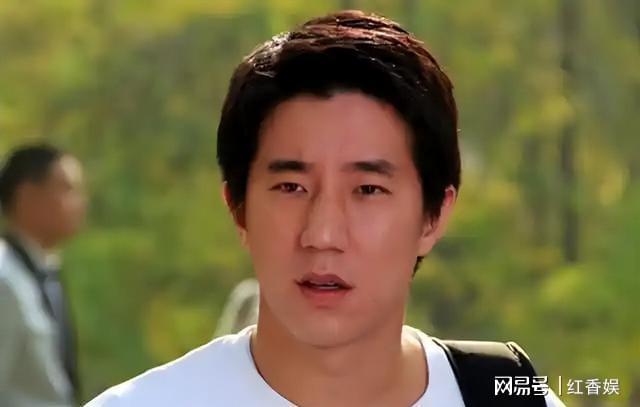 失了十年之后被曝光在台北定居43岁还未婚育PG麻将胡了免费试玩模拟器成龙儿子房祖名消(图2)
