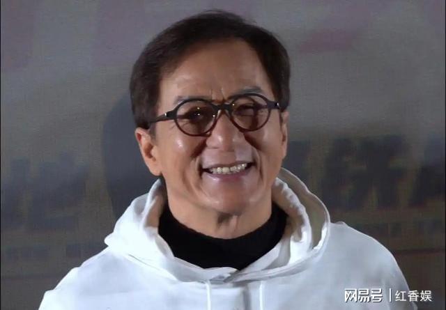 失了十年之后被曝光在台北定居43岁还未婚育PG麻将胡了免费试玩模拟器成龙儿子房祖名消(图4)