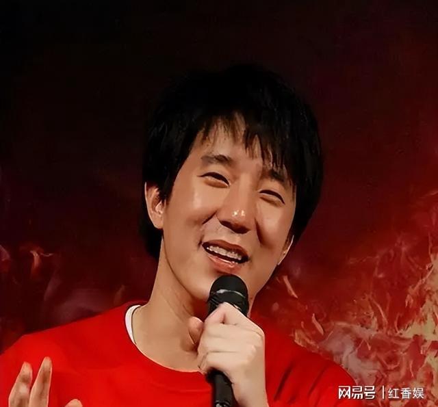 失了十年之后被曝光在台北定居43岁还未婚育PG麻将胡了免费试玩模拟器成龙儿子房祖名消(图6)