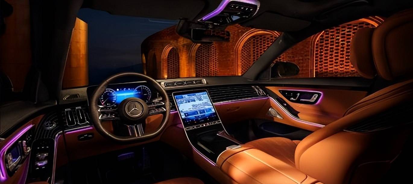 +星芒灯内饰屏变天V12保留豪华标杆再次自我颠覆！PG电子麻将胡了2奔驰S级改款堪比换代！四道格栅(图4)